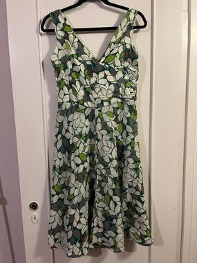 Cotton Floral Summer Dress by Influence, size 10 but wears like a 4